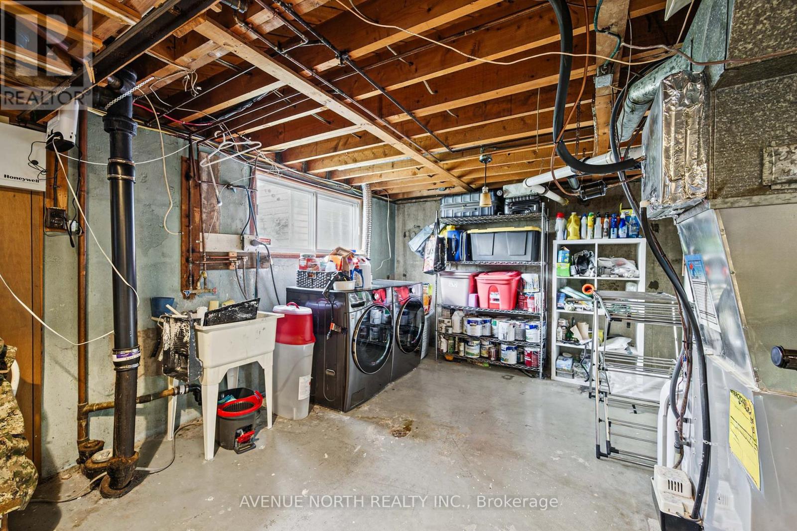1174 Maybank Street — photo 36