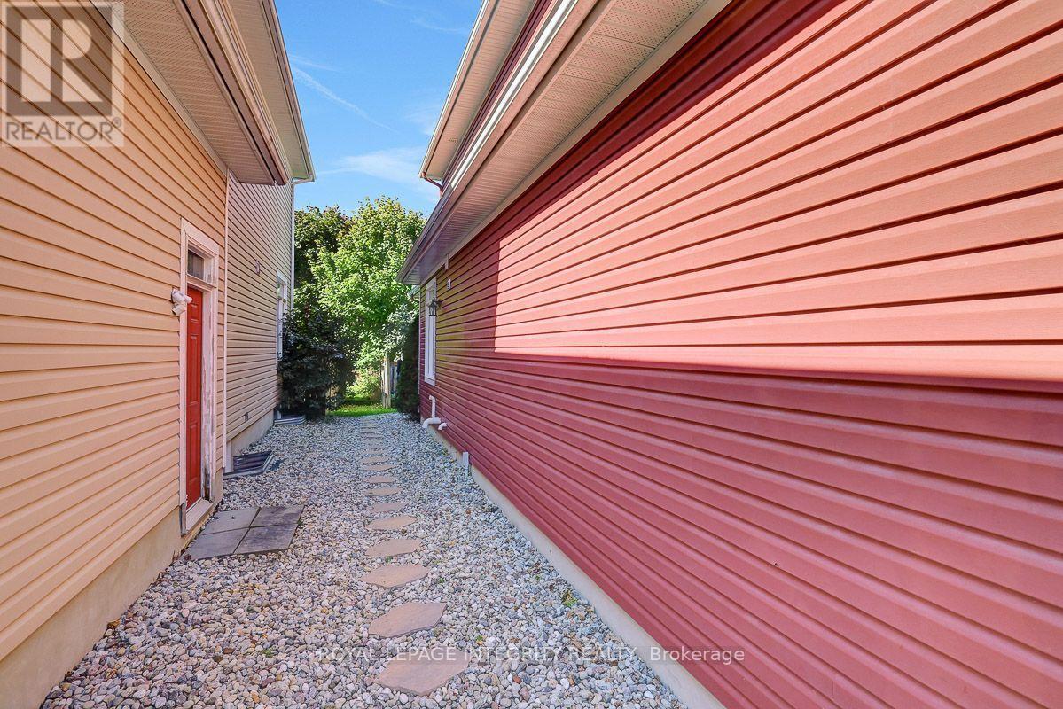 163 Bonnyley Crescent — photo 44