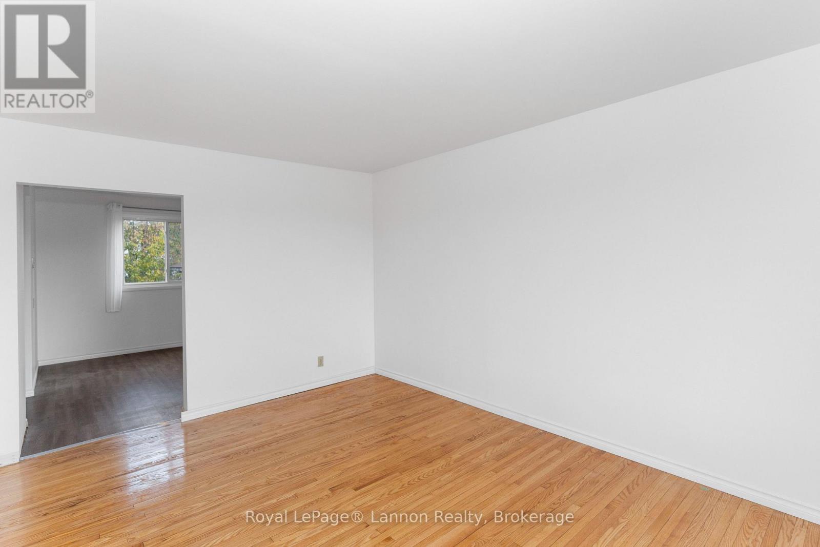 103a Redwood Avenue West — photo 10