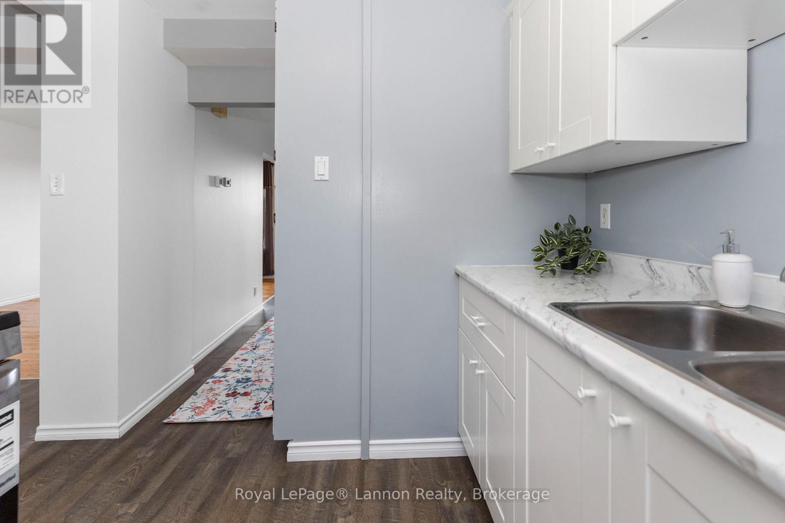 103a Redwood Avenue West — photo 4