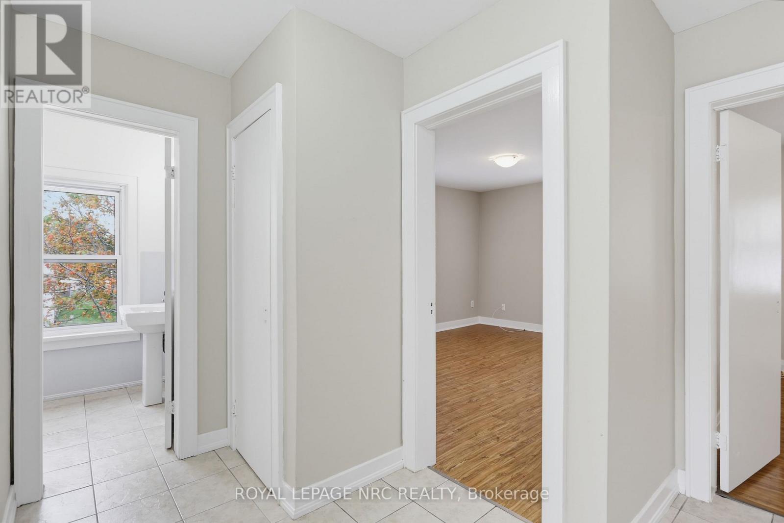 536 FIELDEN AVENUE - 18