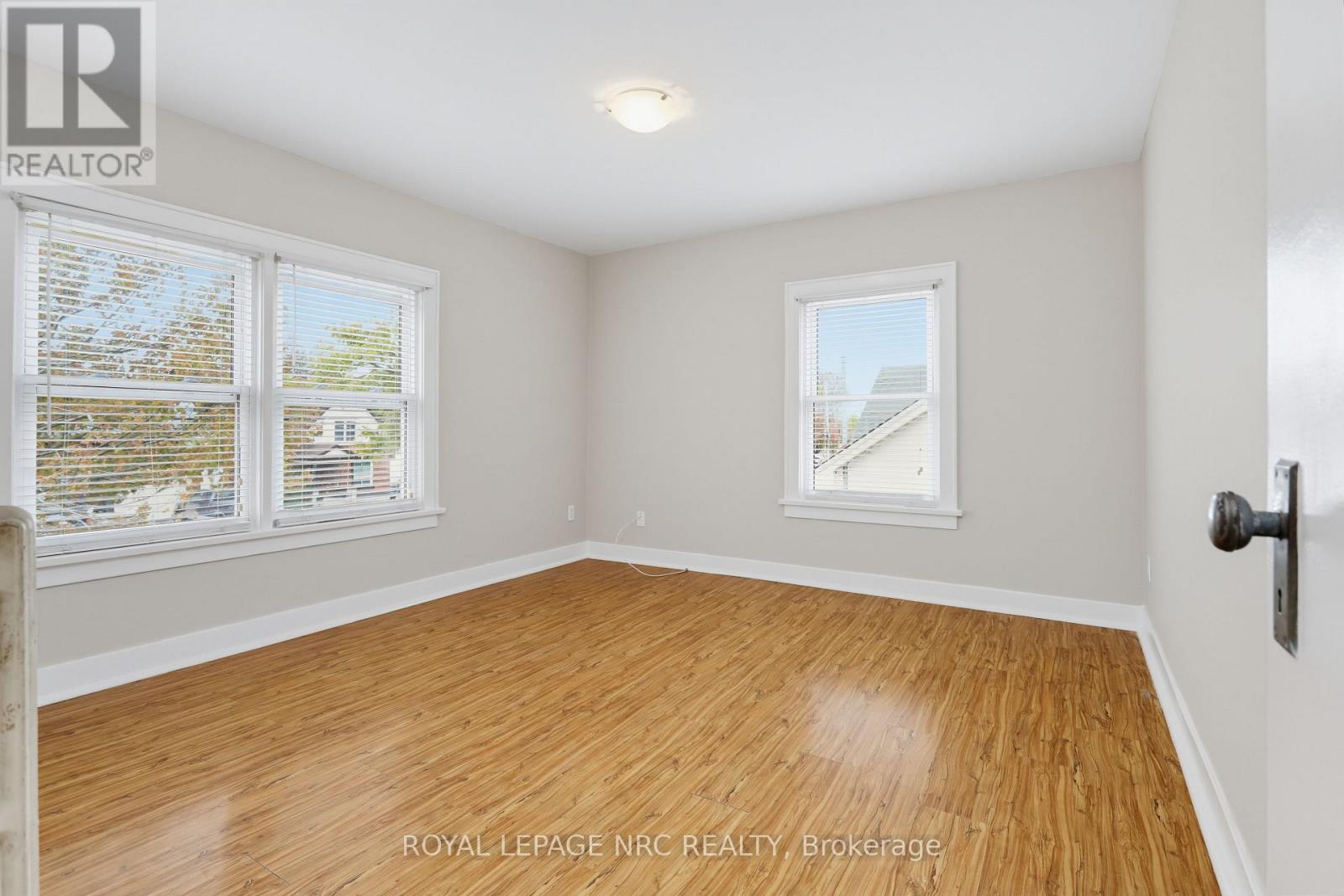536 FIELDEN AVENUE - 19