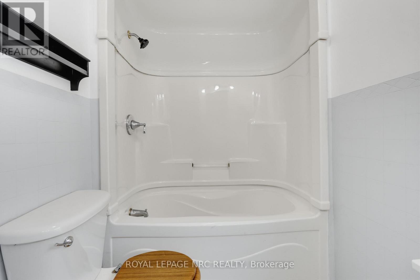 536 FIELDEN AVENUE - 26