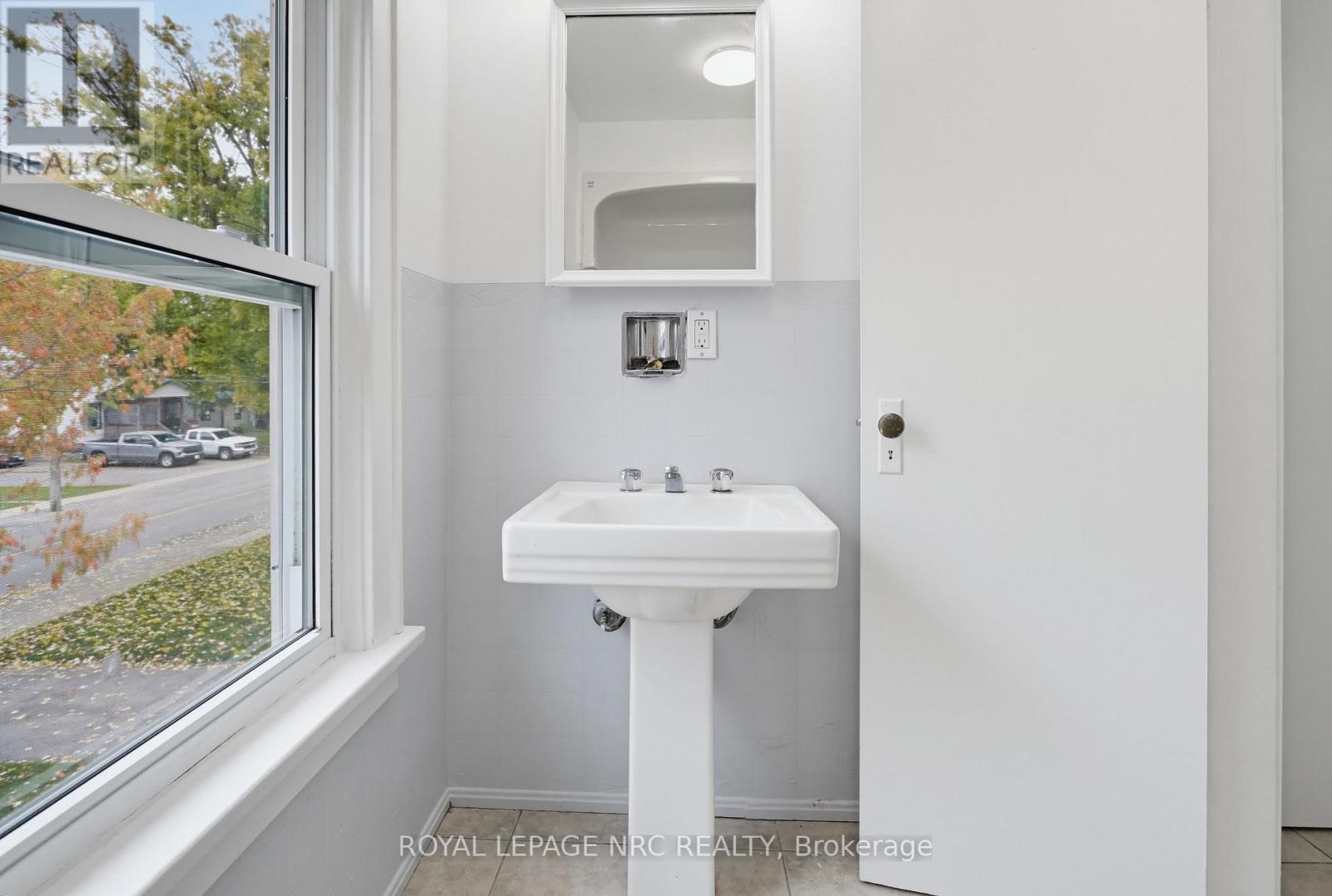 536 Fielden Avenue — photo 27