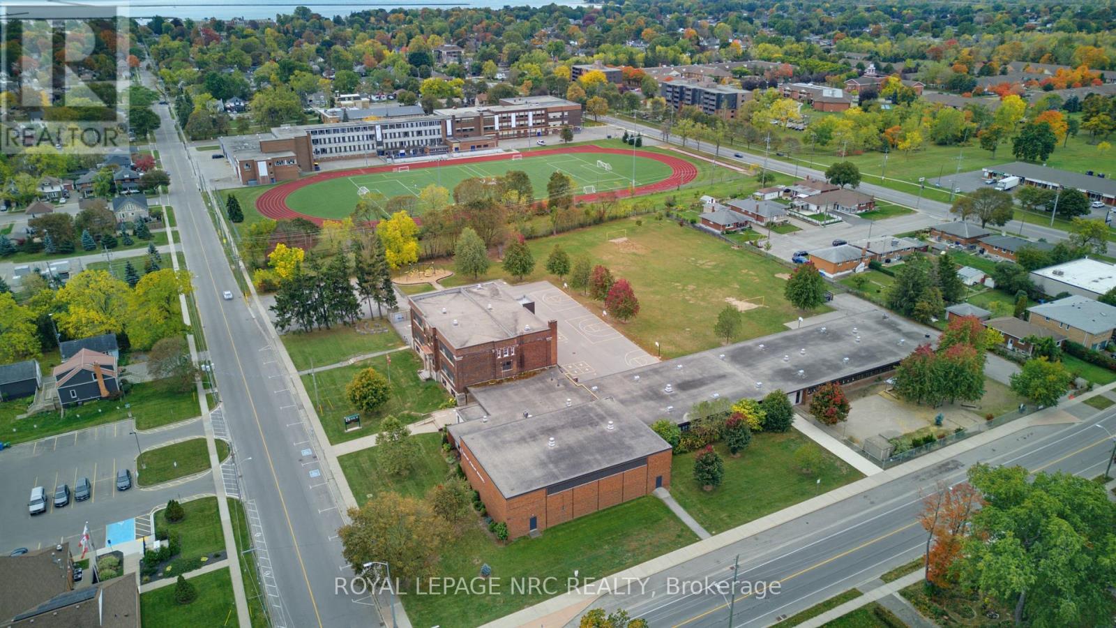 536 FIELDEN AVENUE - 40