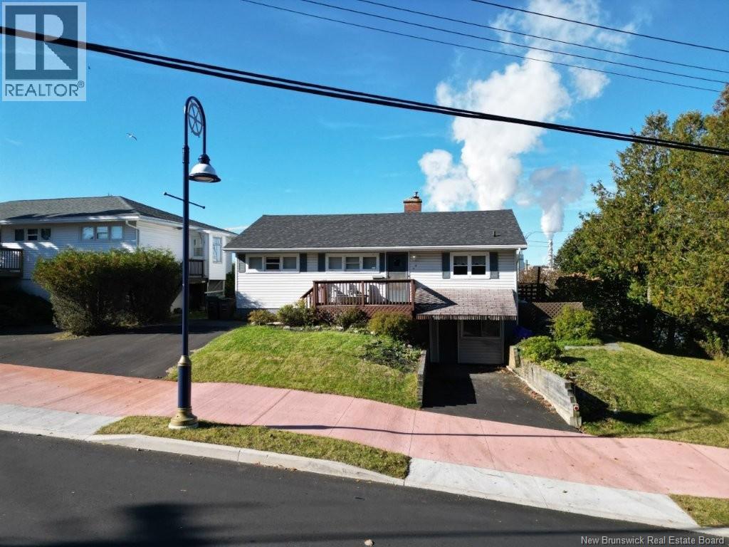 44 Fallsview Avenue - 1