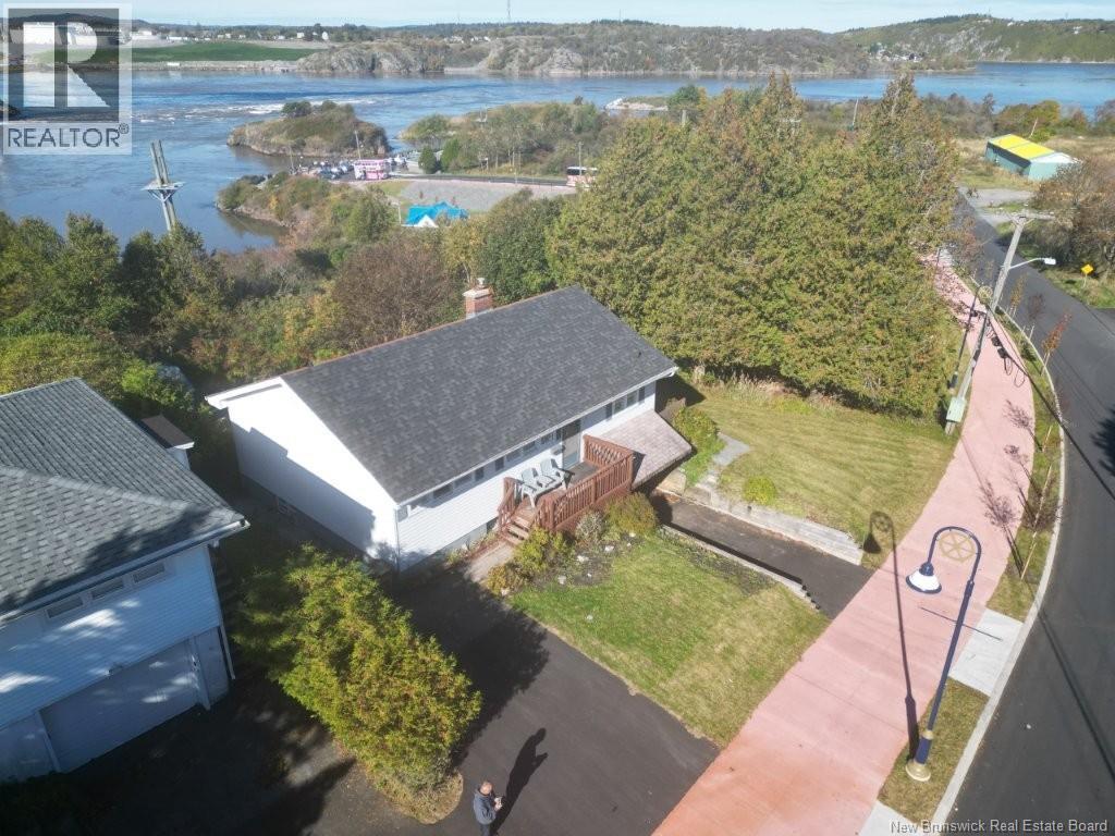44 Fallsview Avenue - 12