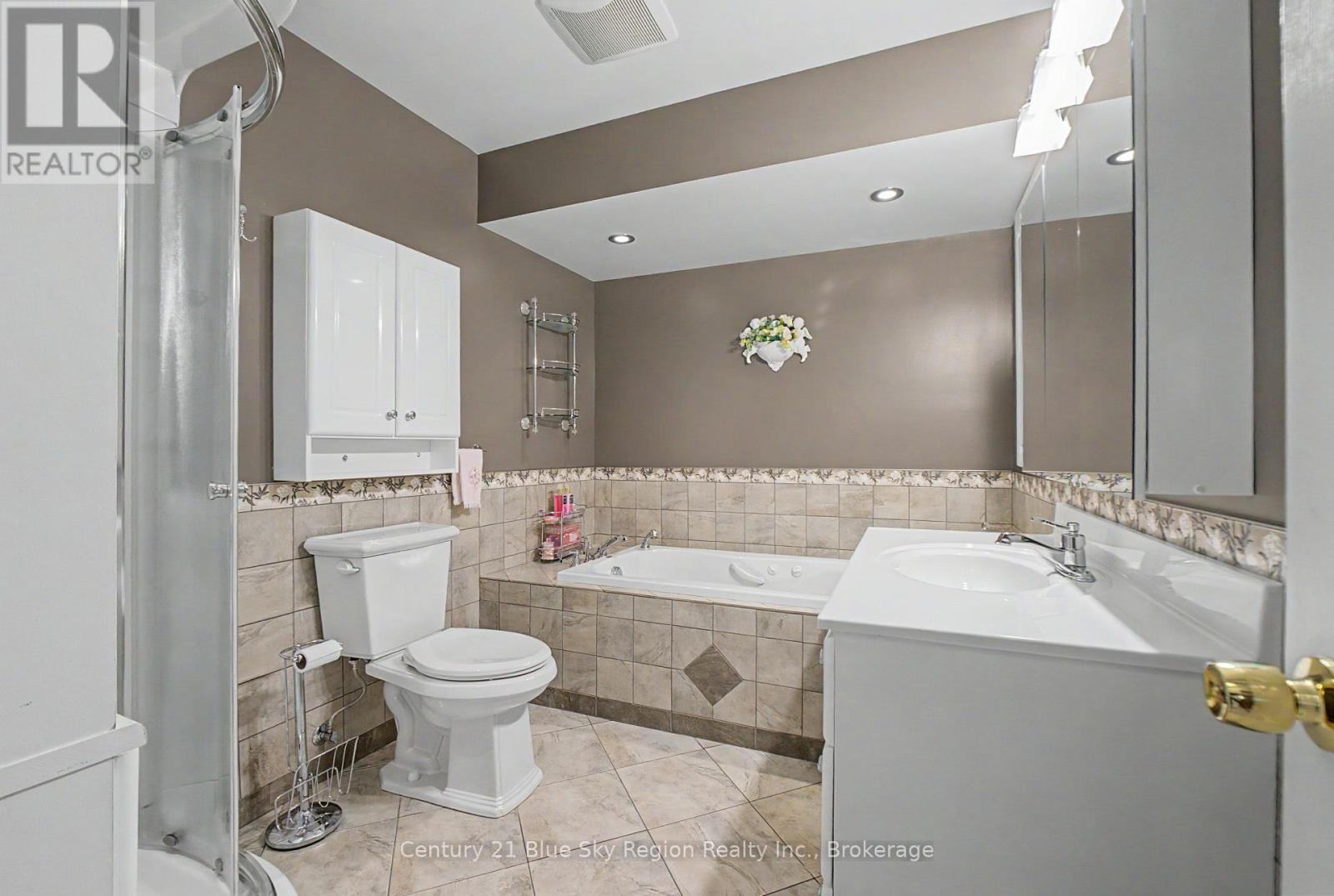 1550 CHAPAIS STREET - Image 26