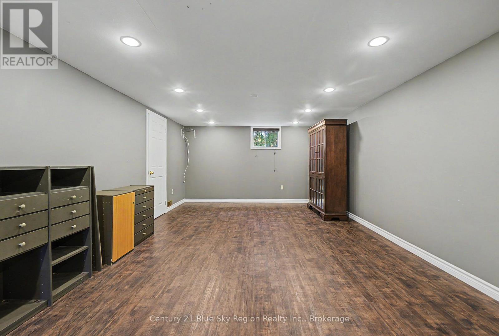 1550 CHAPAIS STREET - Image 32