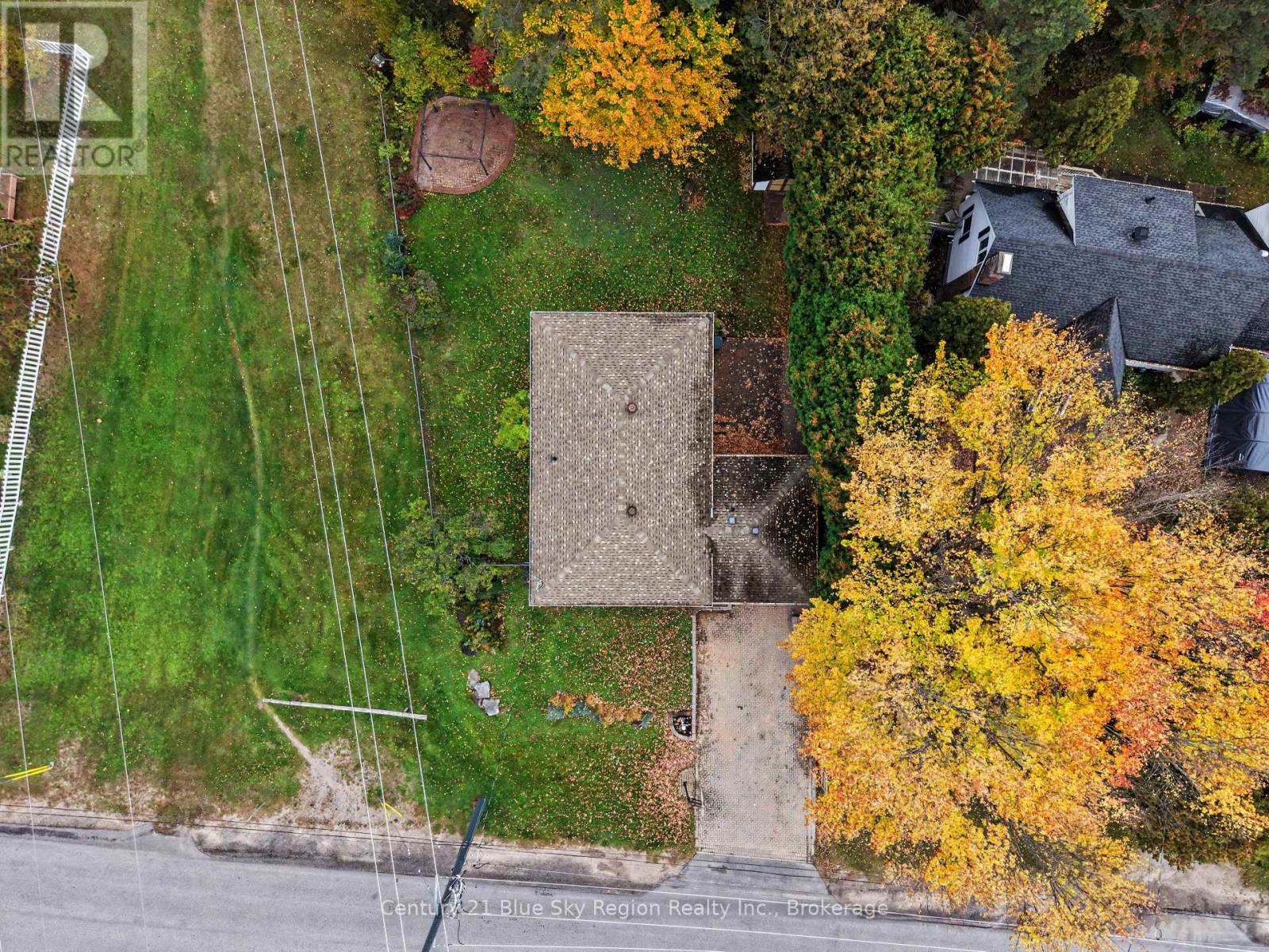 1550 CHAPAIS STREET - Image 38