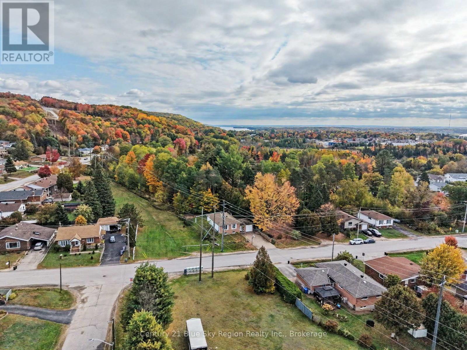 1550 CHAPAIS STREET - Image 41