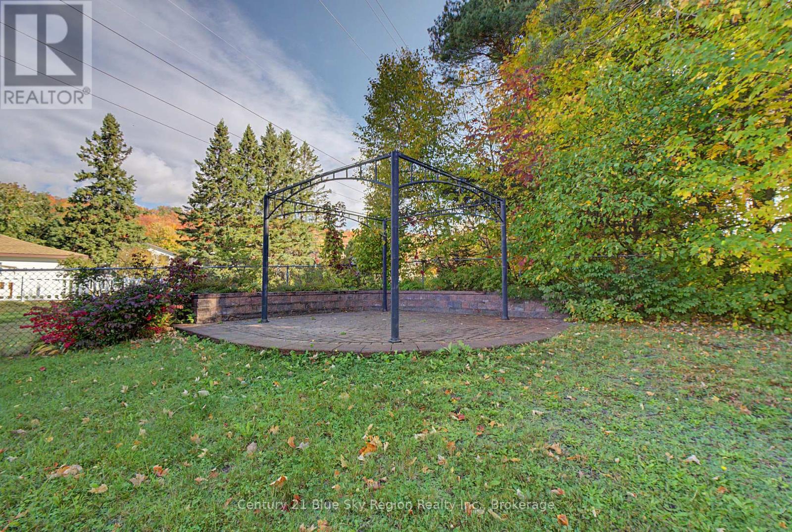 1550 CHAPAIS STREET - Image 44