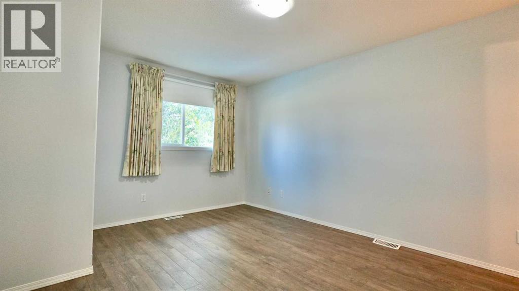 4903 50 Street - 32