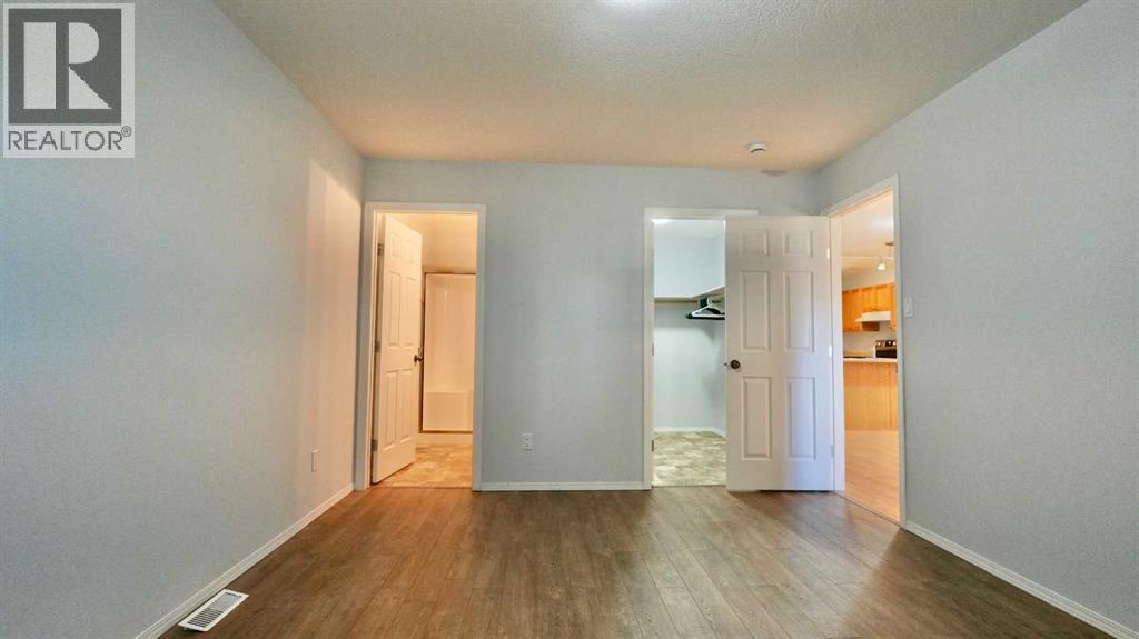 4903 50 Street - 33