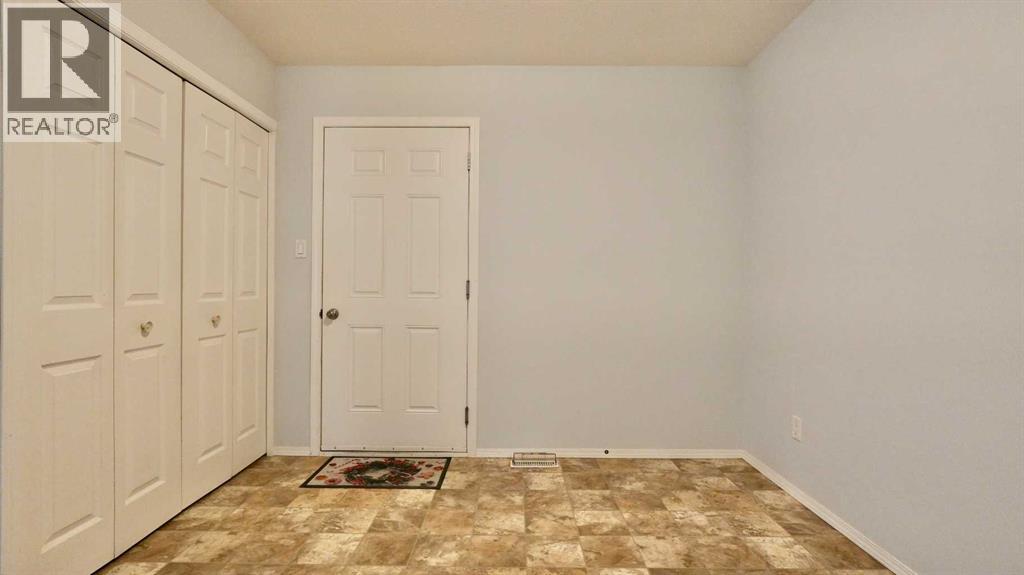 4903 50 Street - 38