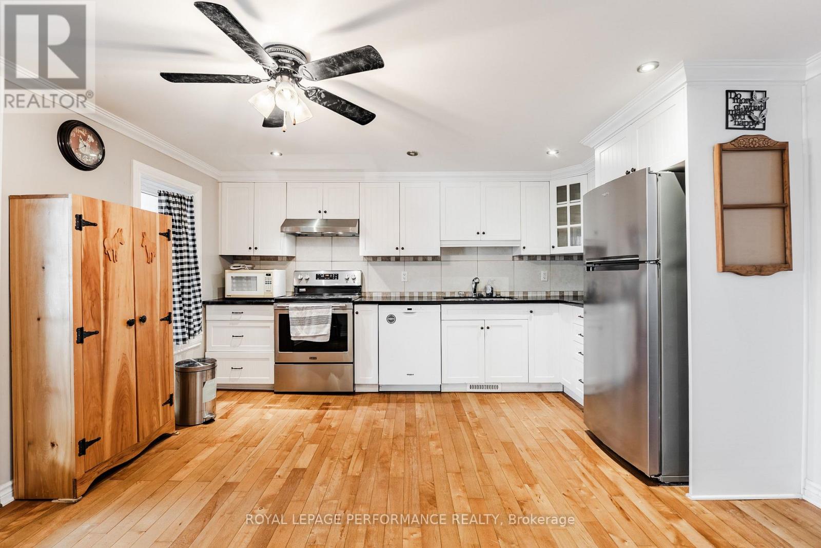 6 Whitehead Street — photo 15