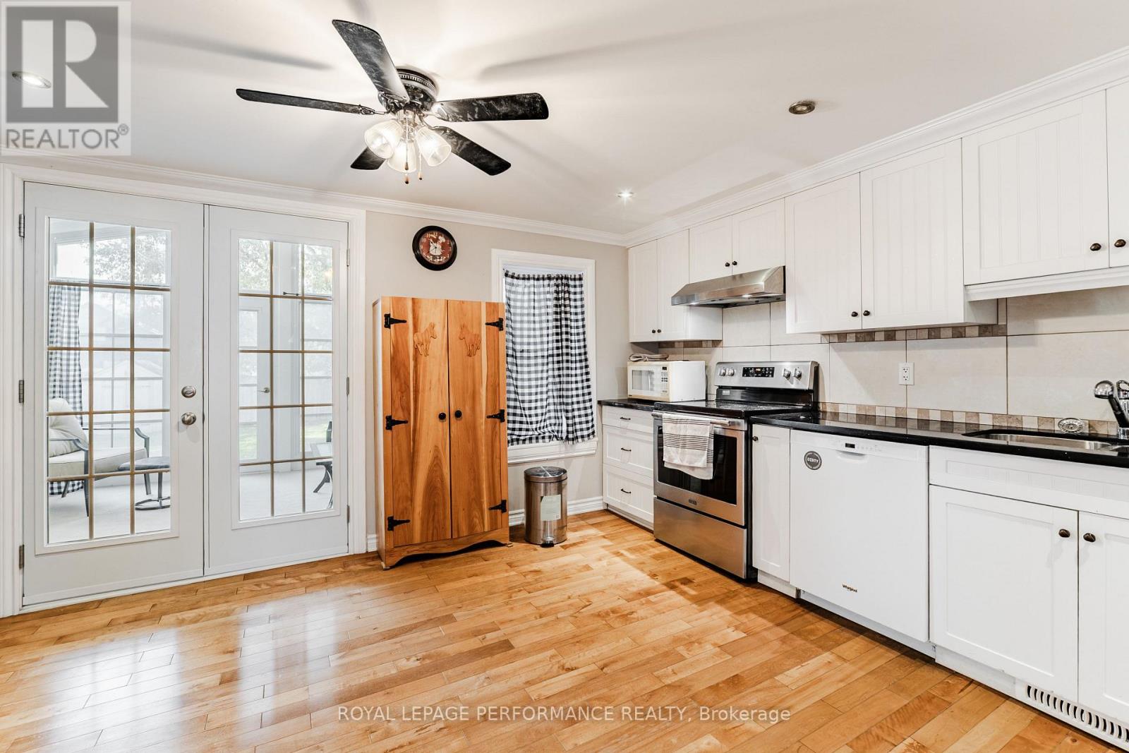 6 Whitehead Street — photo 17