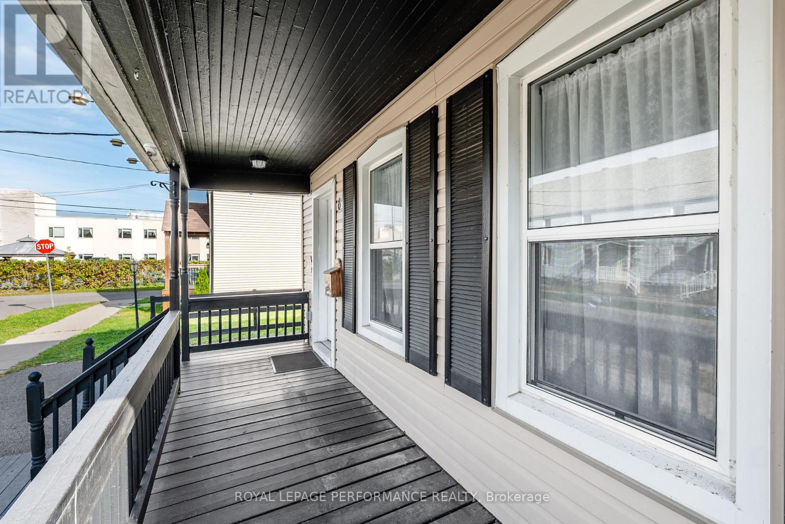 6 WHITEHEAD STREET - 33
