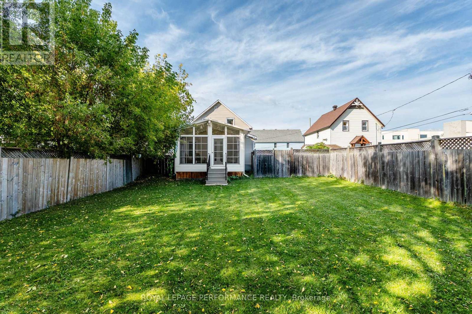6 Whitehead Street — photo 37