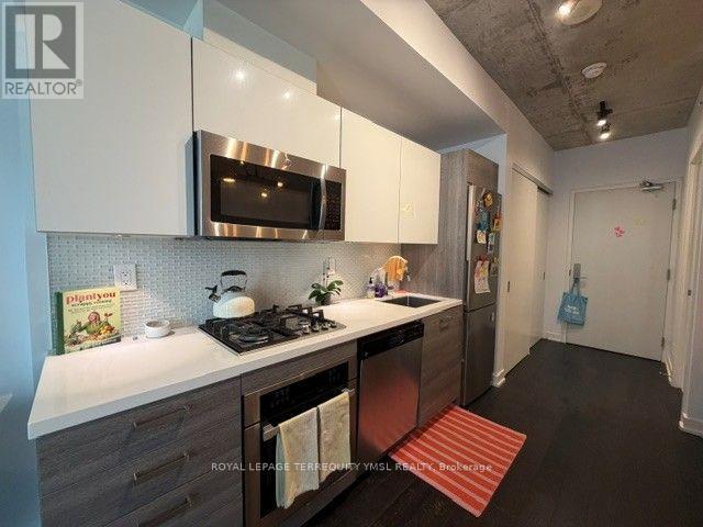 39 Brant Street — photo 16