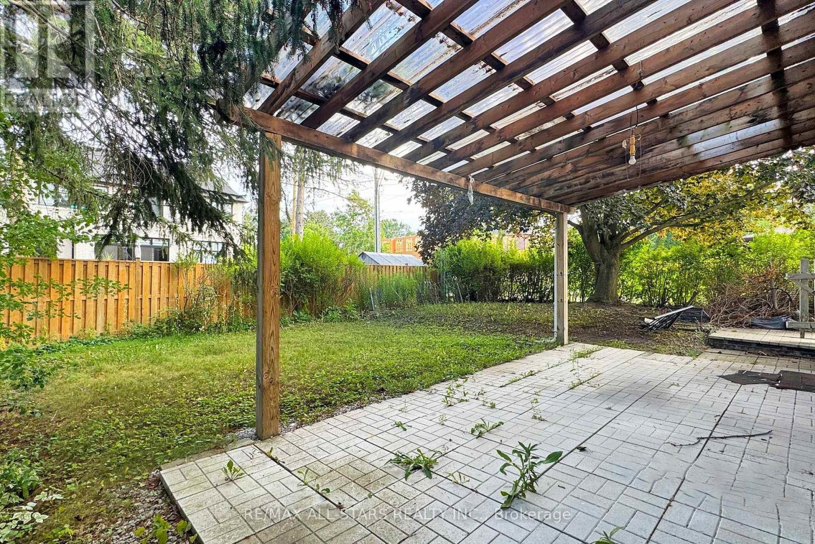 105 Betty Ann Drive — photo 31