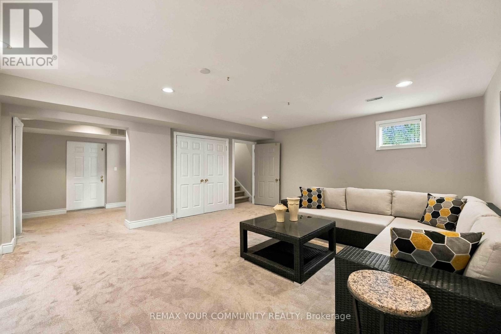 571 Old Orchard Grove, Toronto, ON photo 30