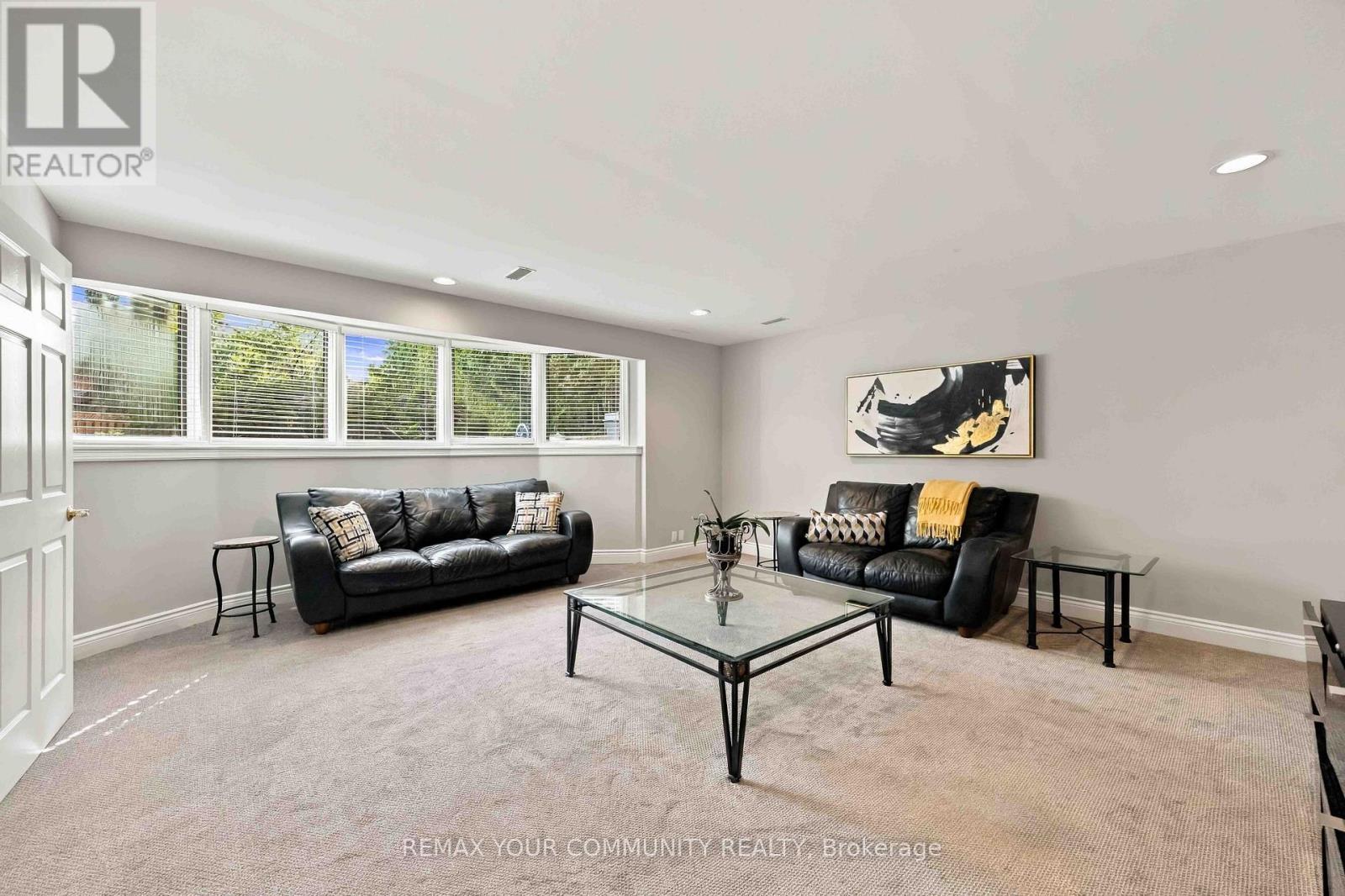 571 Old Orchard Grove, Toronto, ON photo 31
