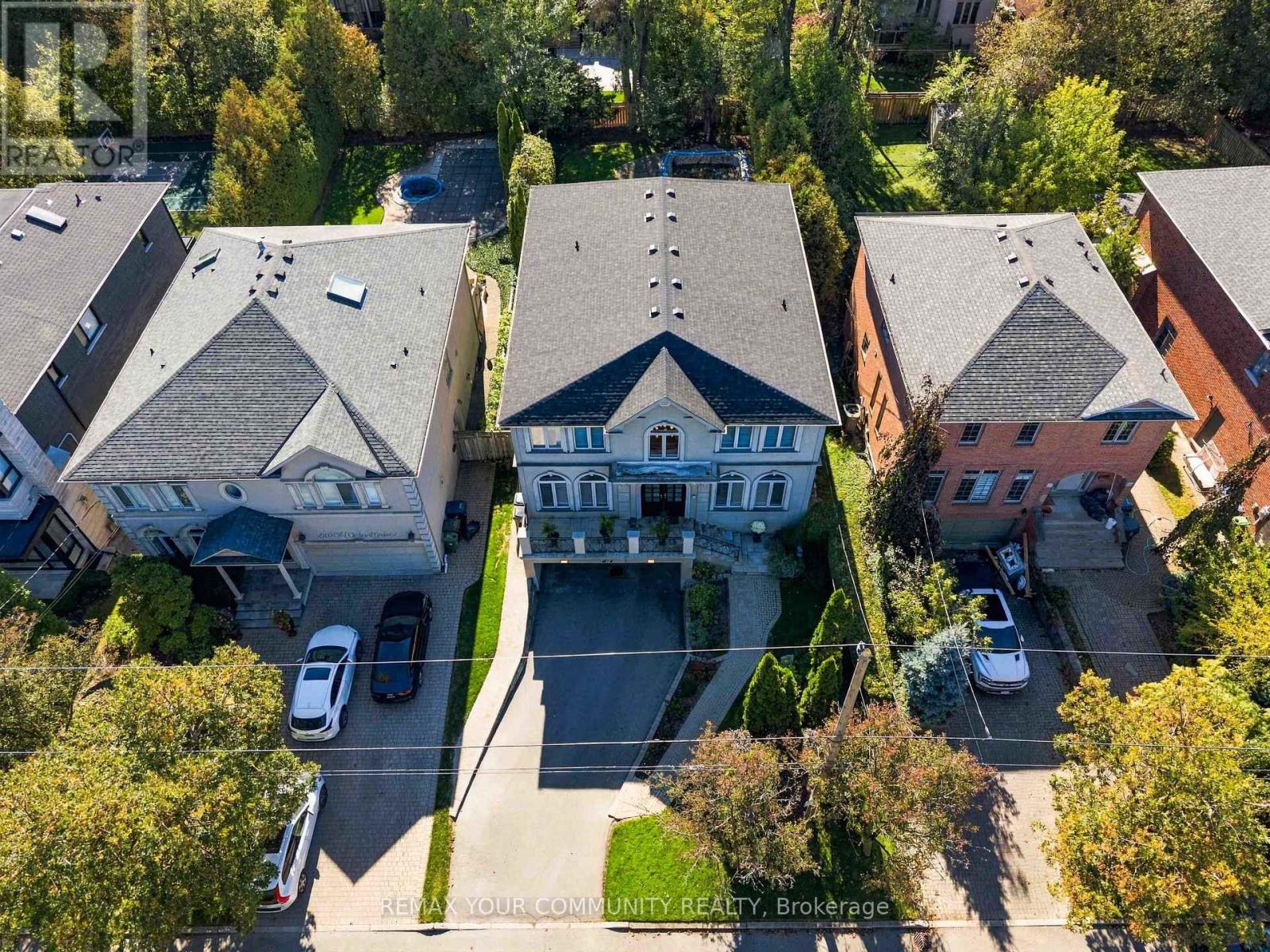 571 Old Orchard Grove, Toronto, ON photo 39