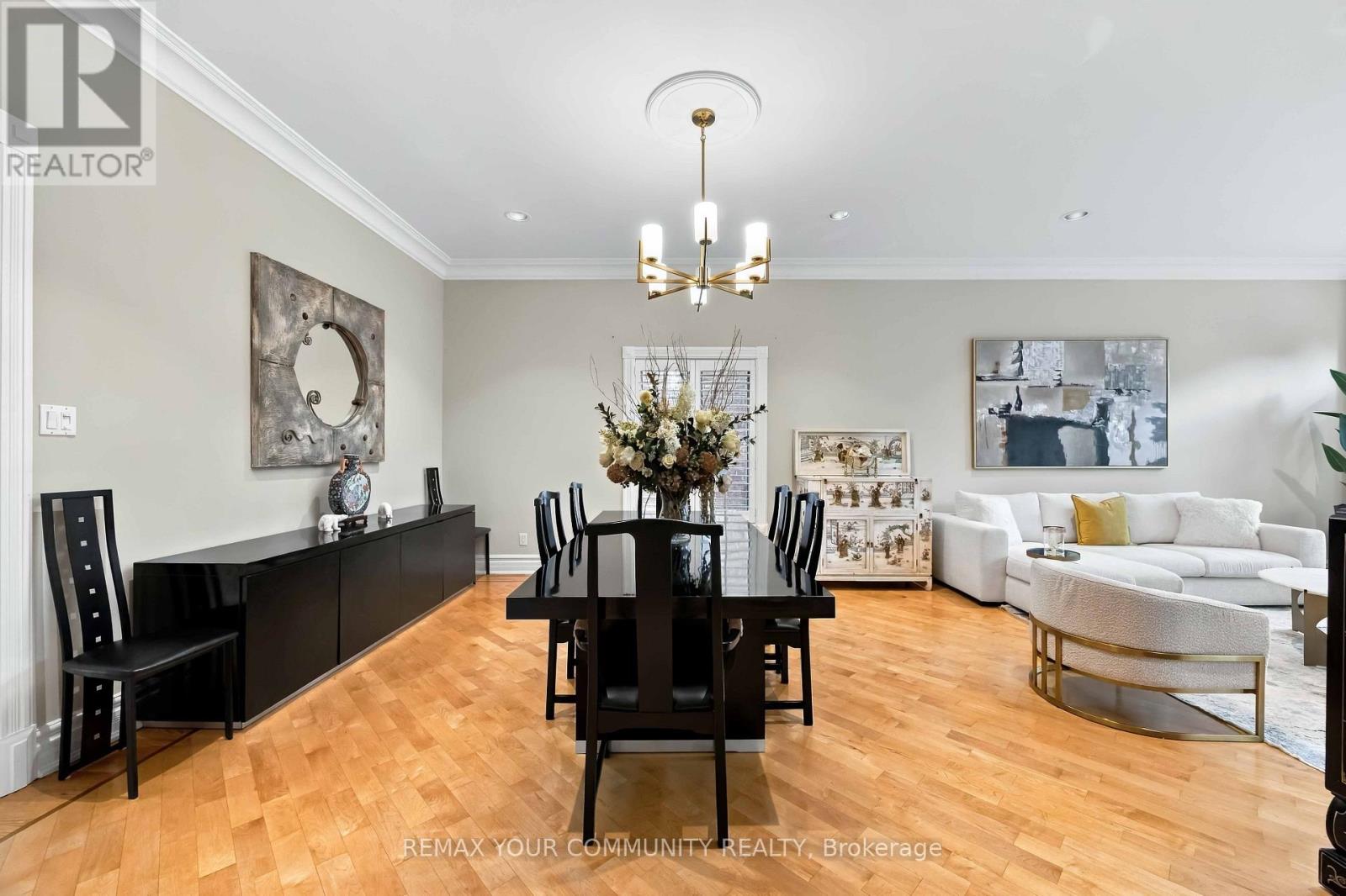 571 Old Orchard Grove, Toronto, ON photo 8
