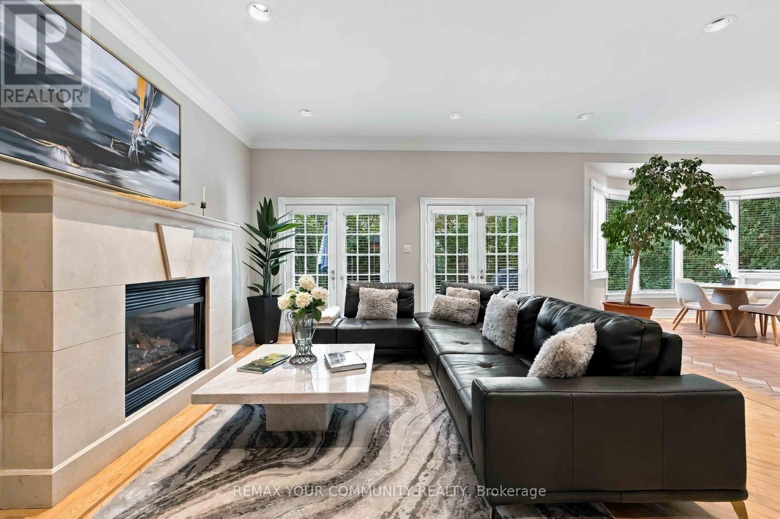 571 Old Orchard Grove, Toronto, ON photo 9