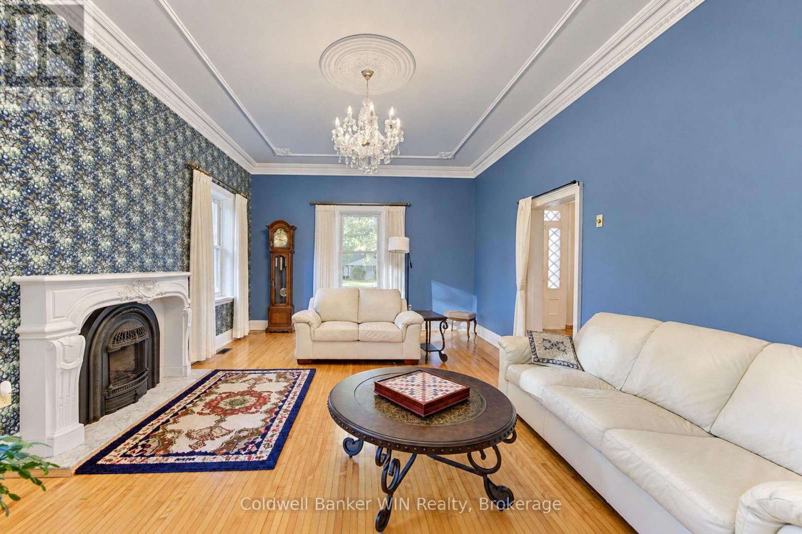 338 Fergus Street North — photo 11