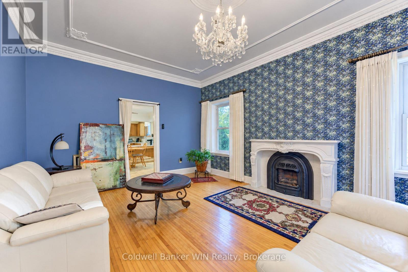338 Fergus Street North — photo 12