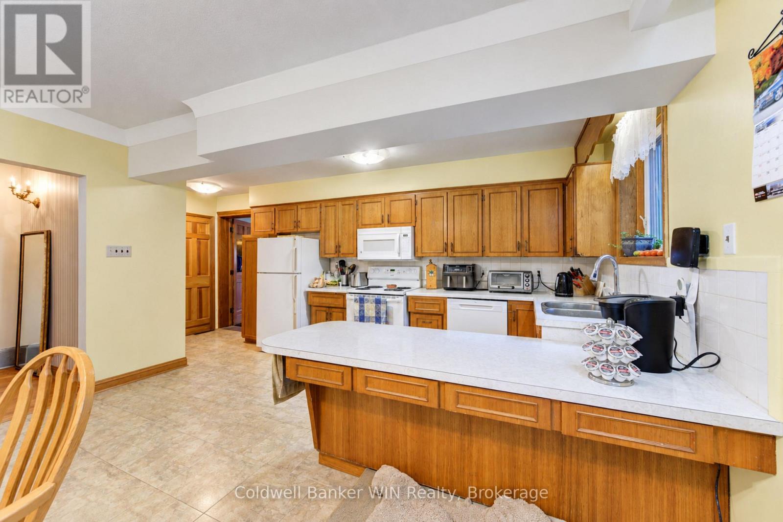 338 FERGUS STREET N - 18