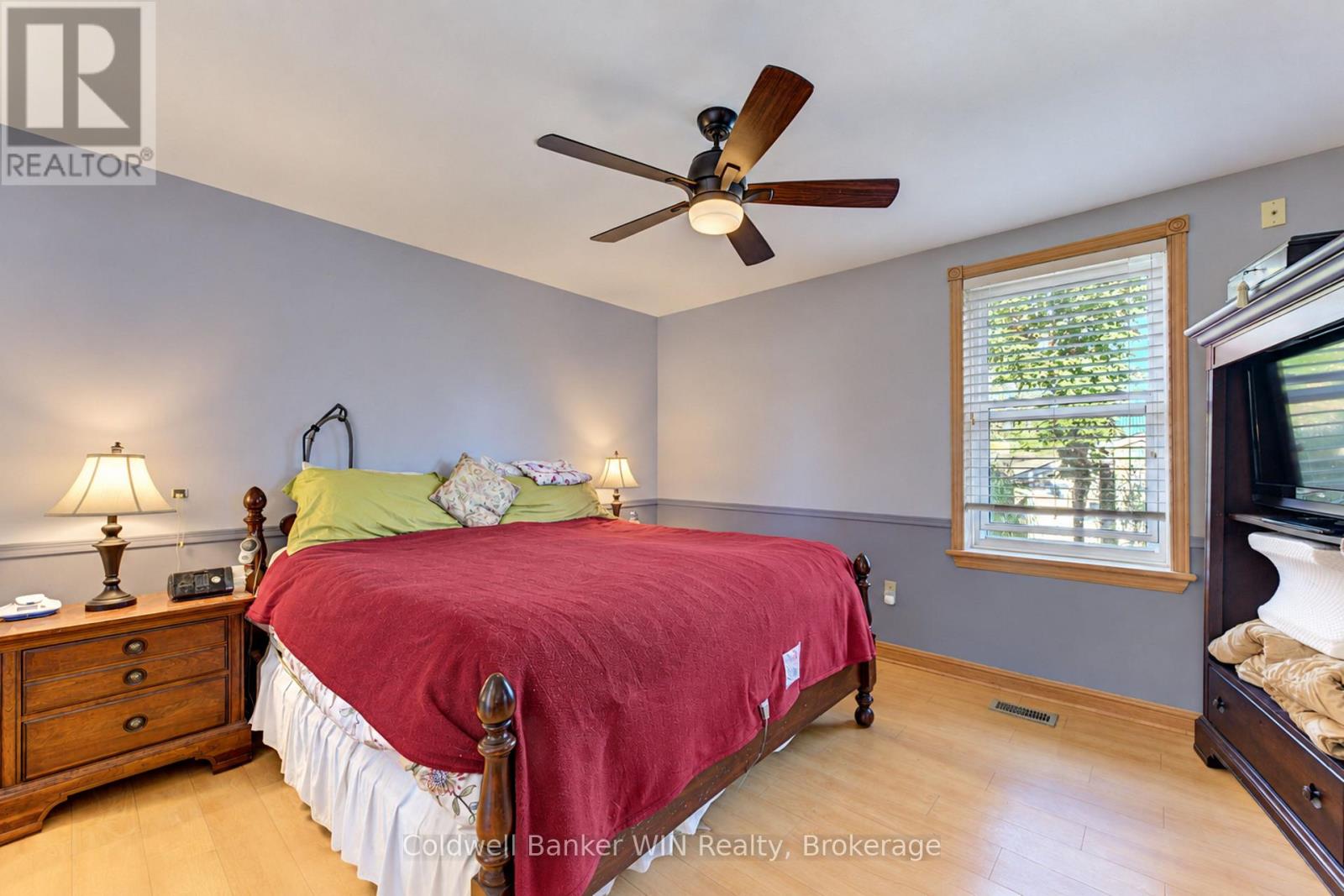 338 Fergus Street North — photo 19