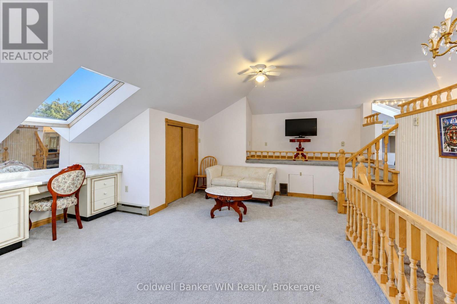 338 FERGUS STREET N - 29