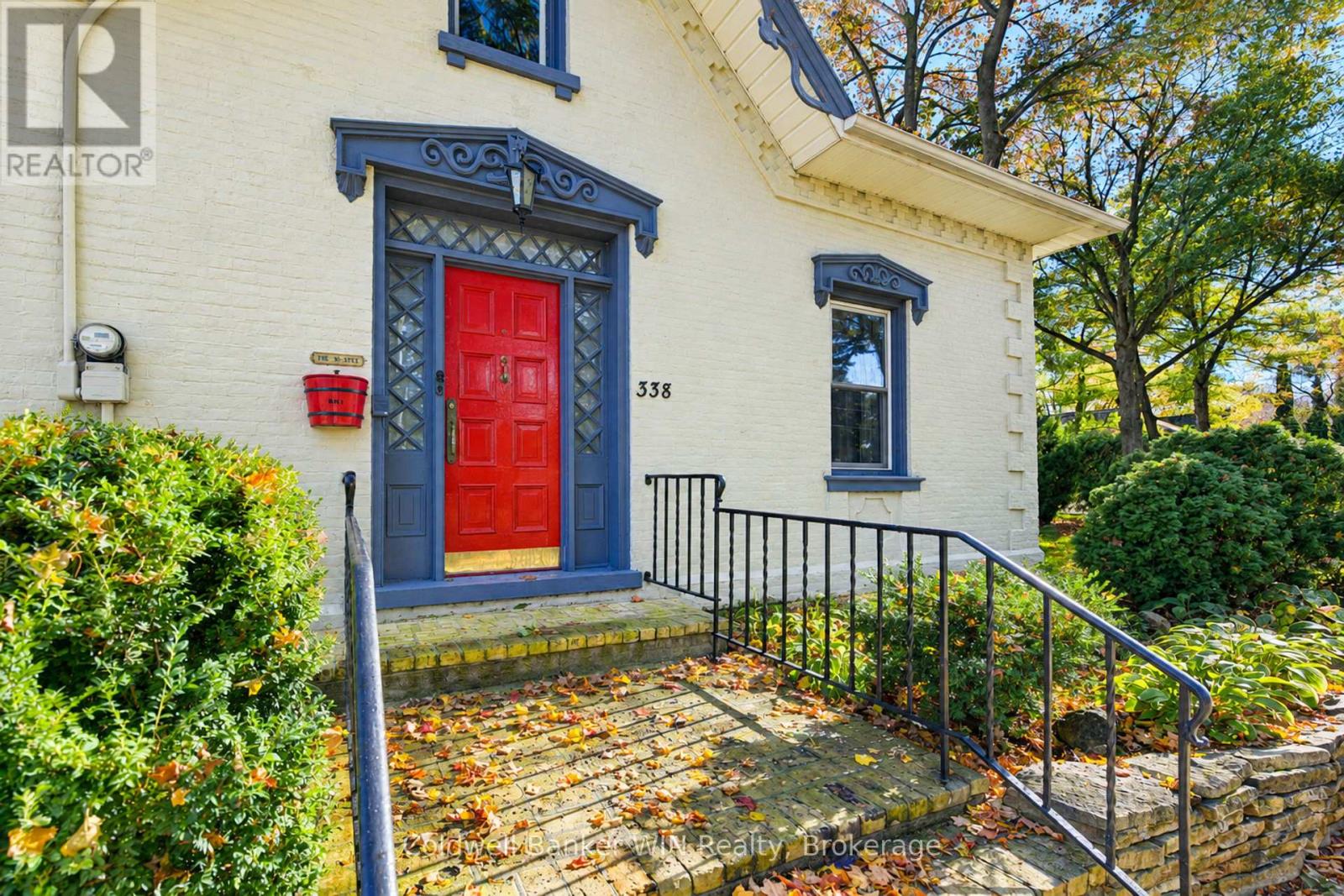 338 FERGUS STREET N - 3