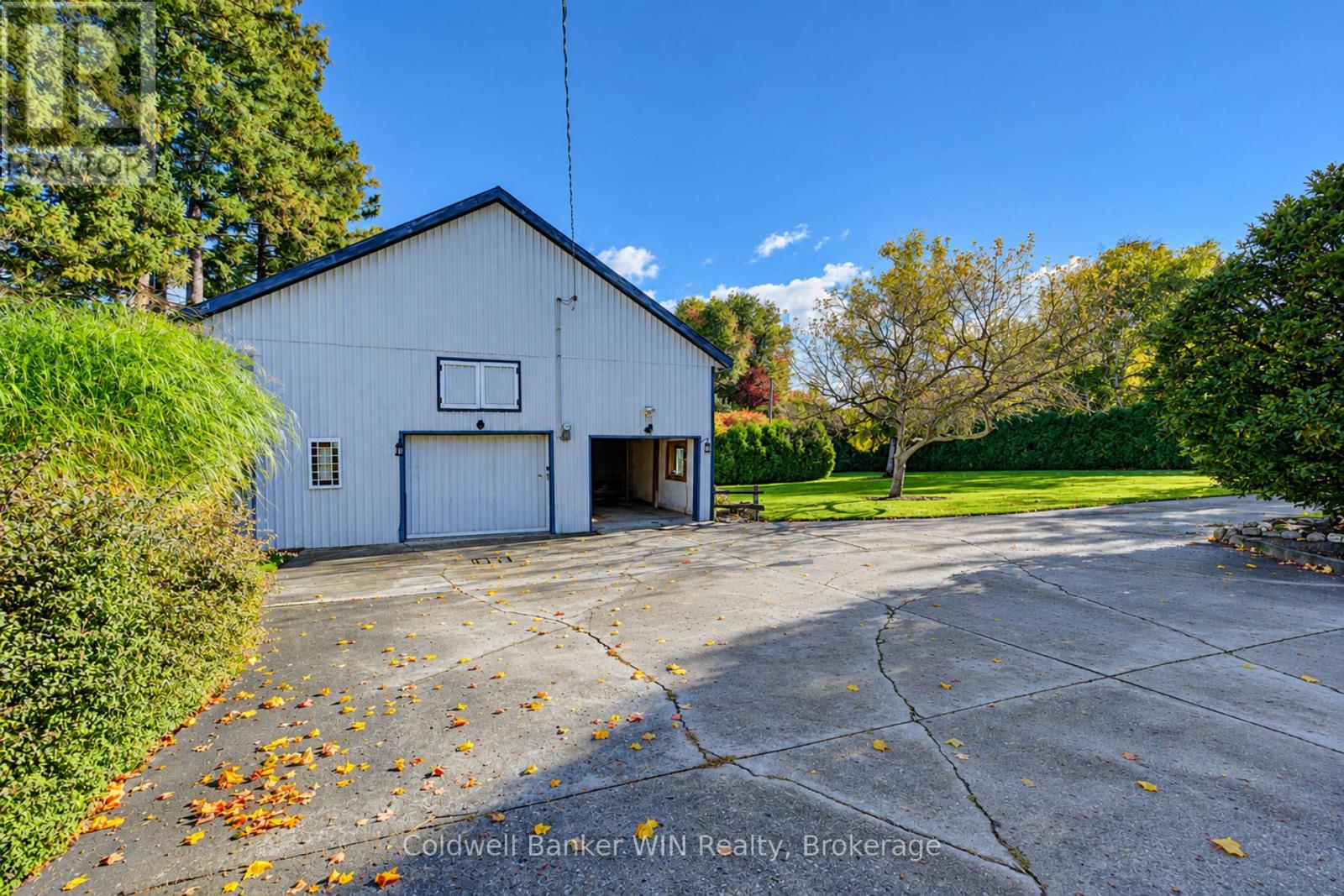338 Fergus Street North — photo 39