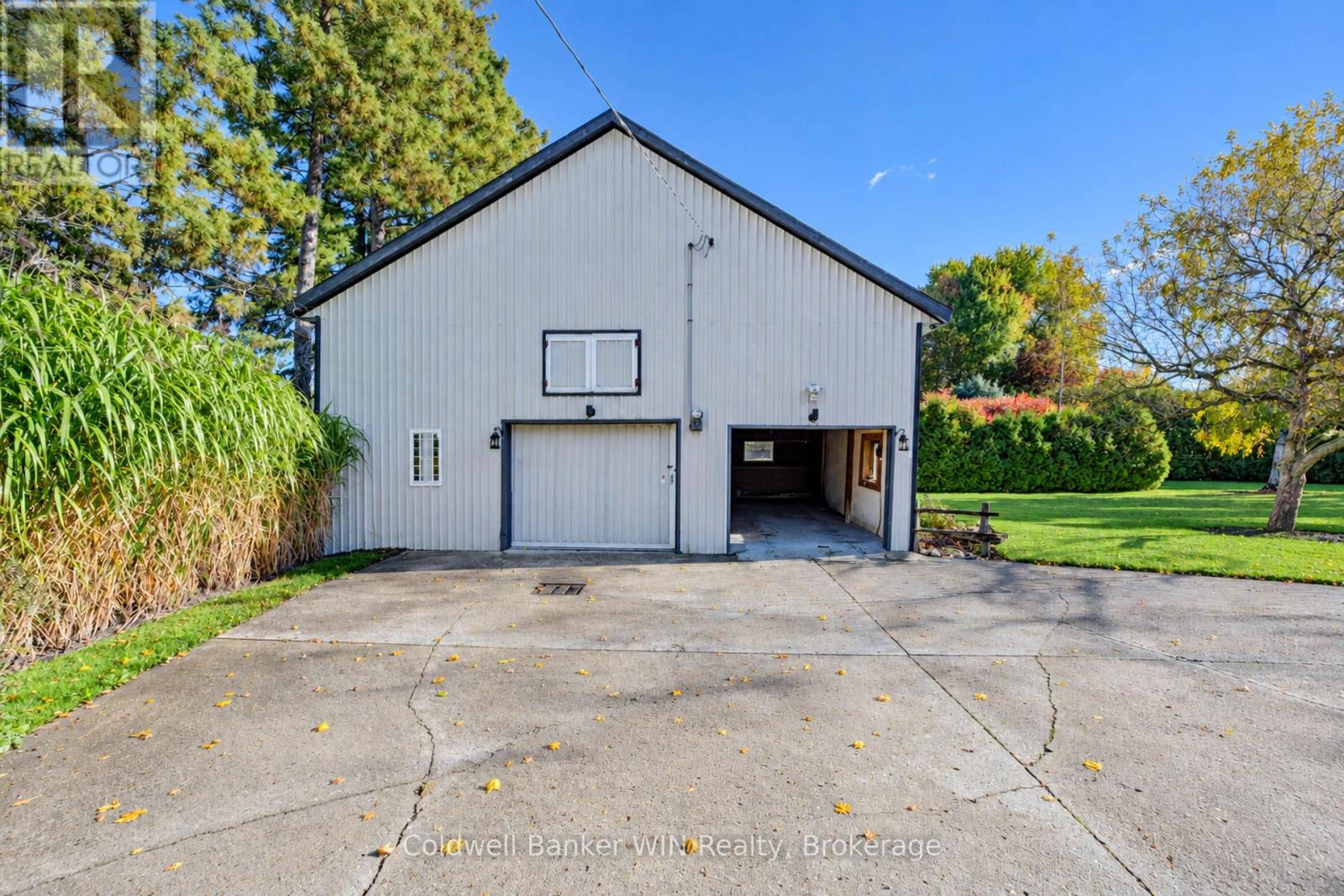 338 Fergus Street North — photo 40