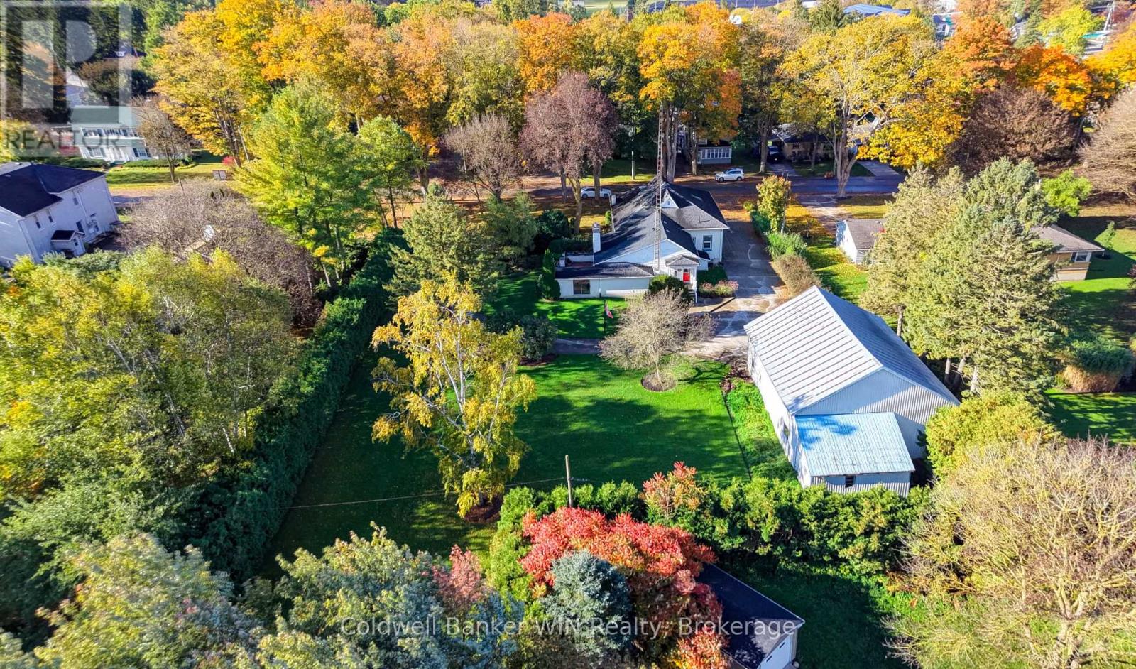 338 Fergus Street North — photo 45