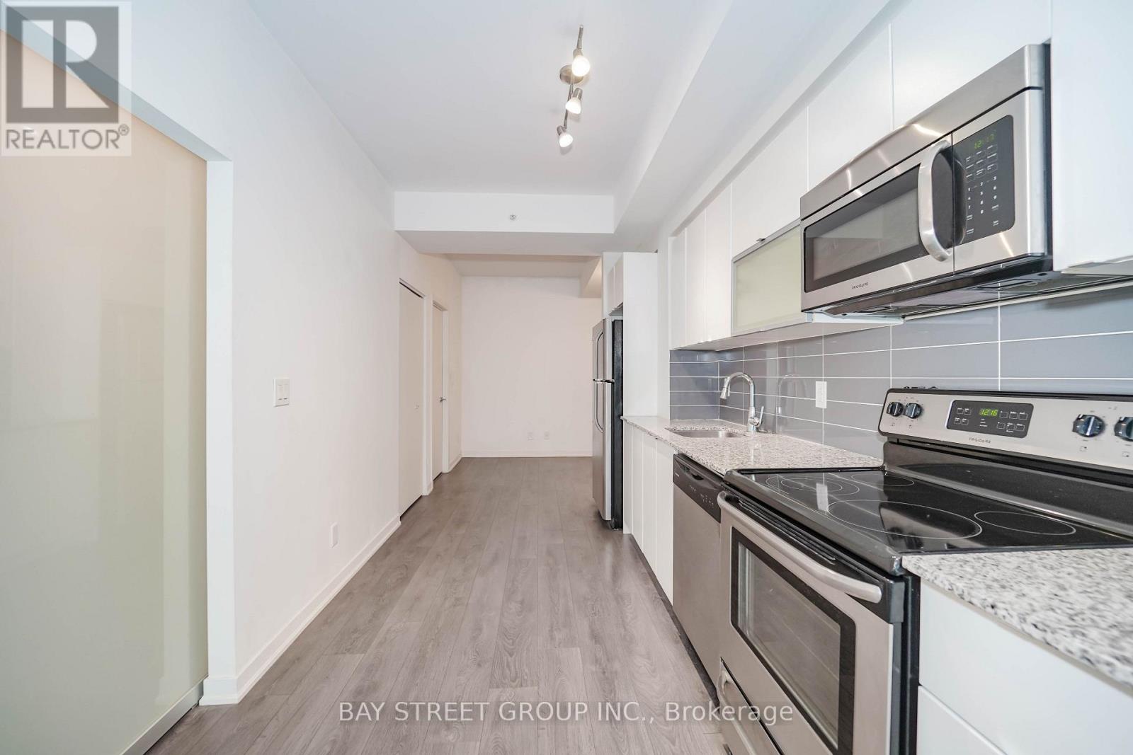 150 East Liberty Street — photo 11