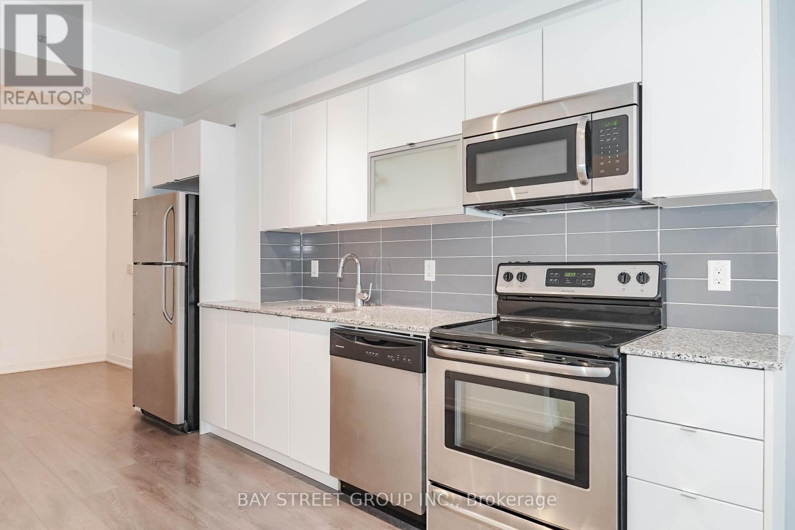 150 East Liberty Street — photo 14