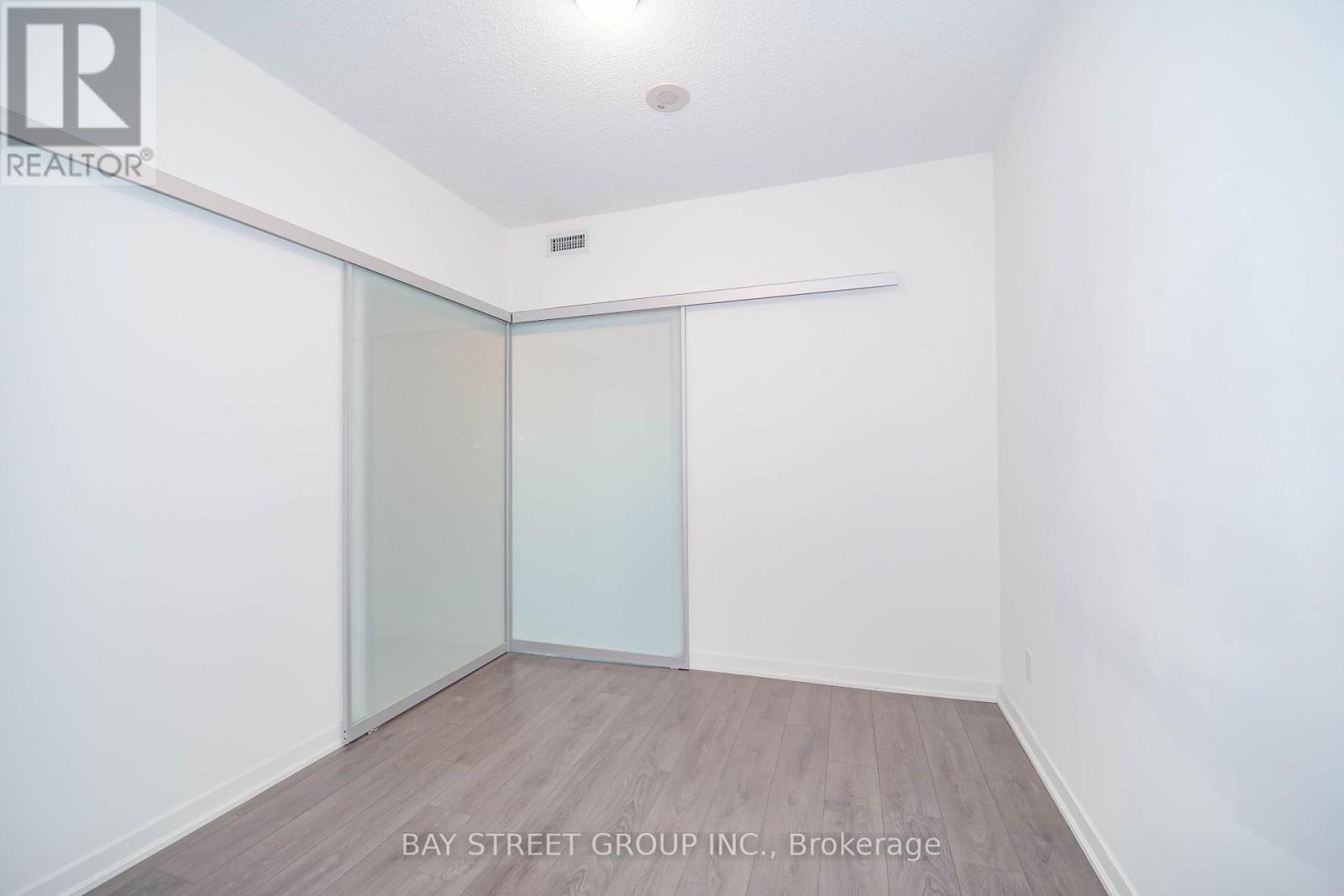 150 East Liberty Street — photo 19