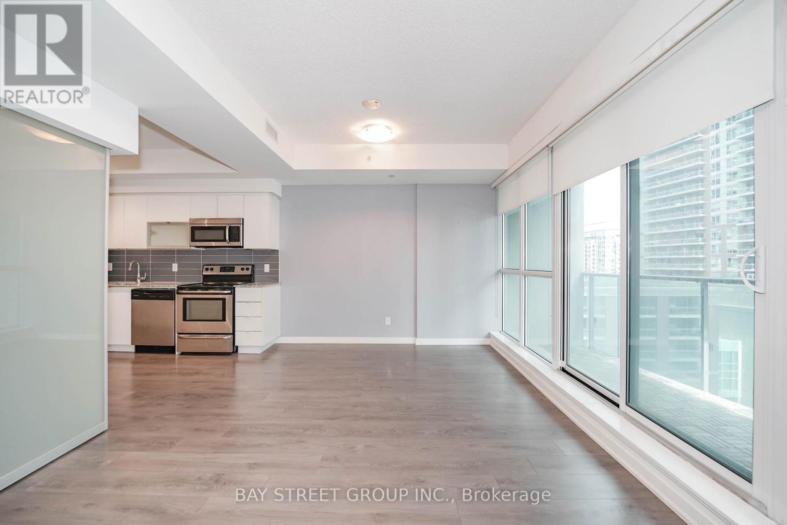150 East Liberty Street — photo 23