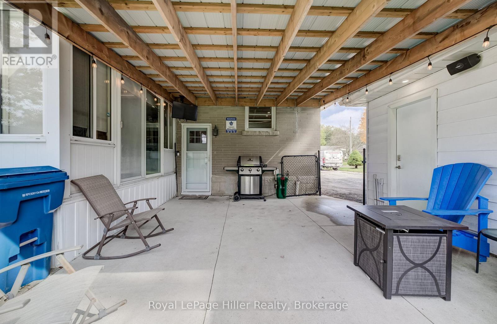 164 STRACHAN STREET - 23