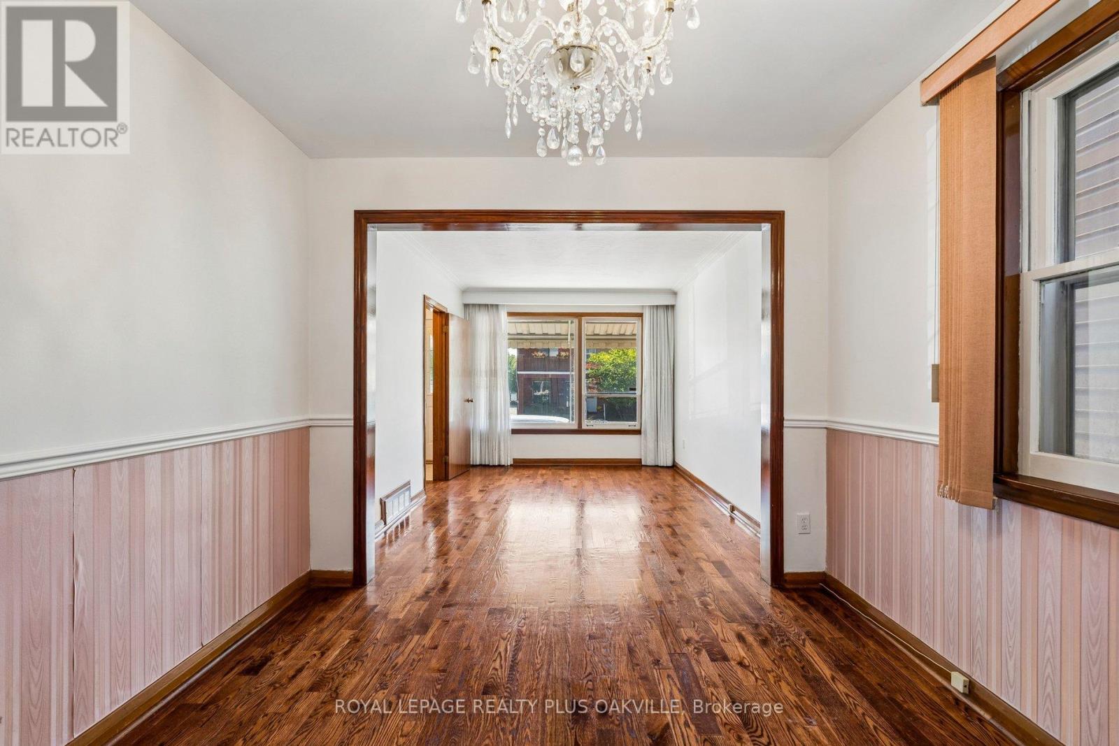 72a Lindsey Avenue, Toronto, ON photo 11
