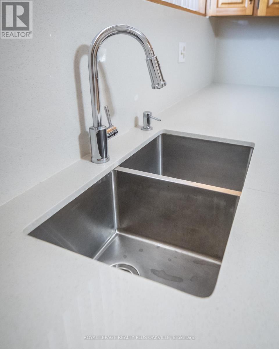 72a Lindsey Avenue, Toronto, ON photo 37