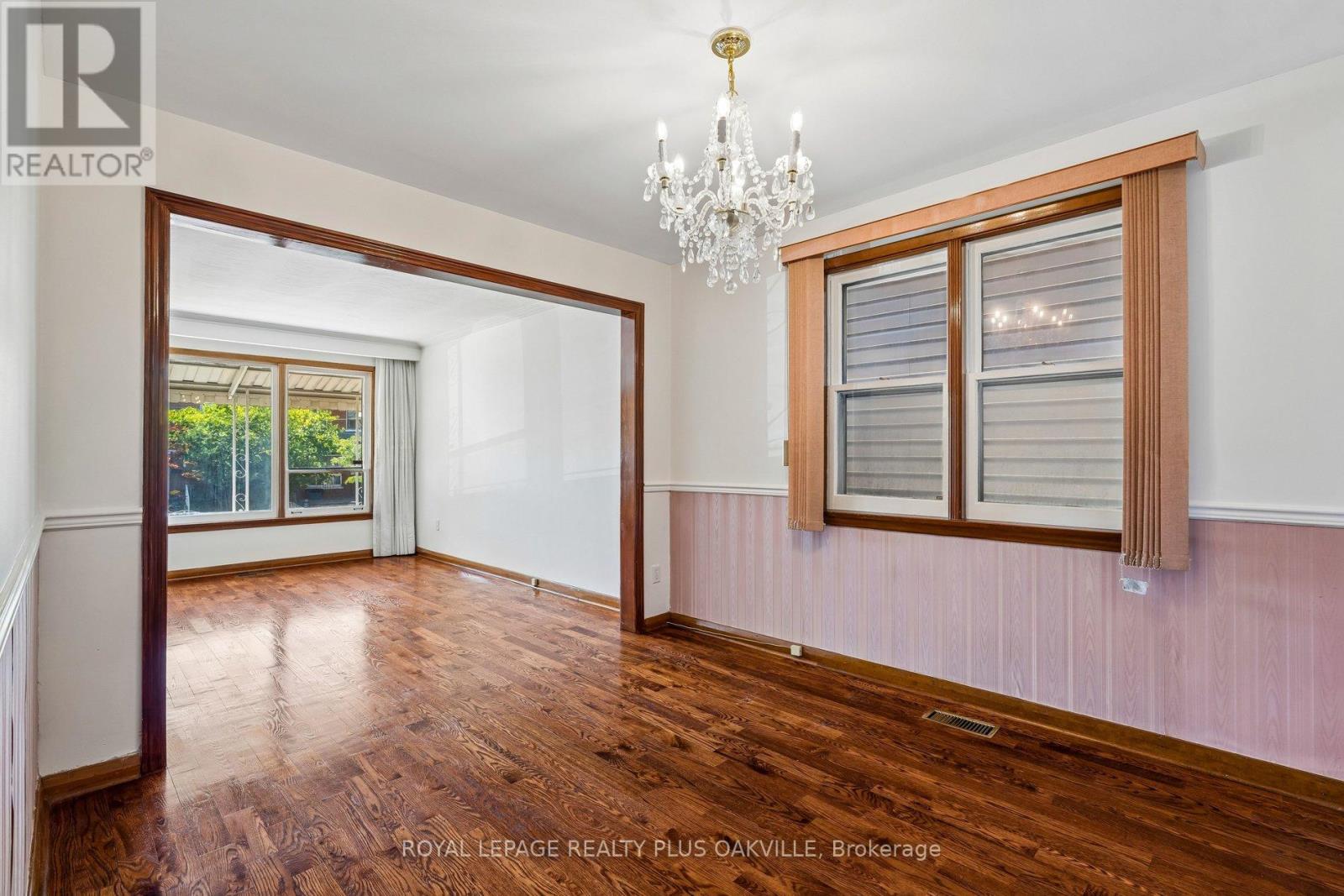 72a Lindsey Avenue, Toronto, ON photo 6