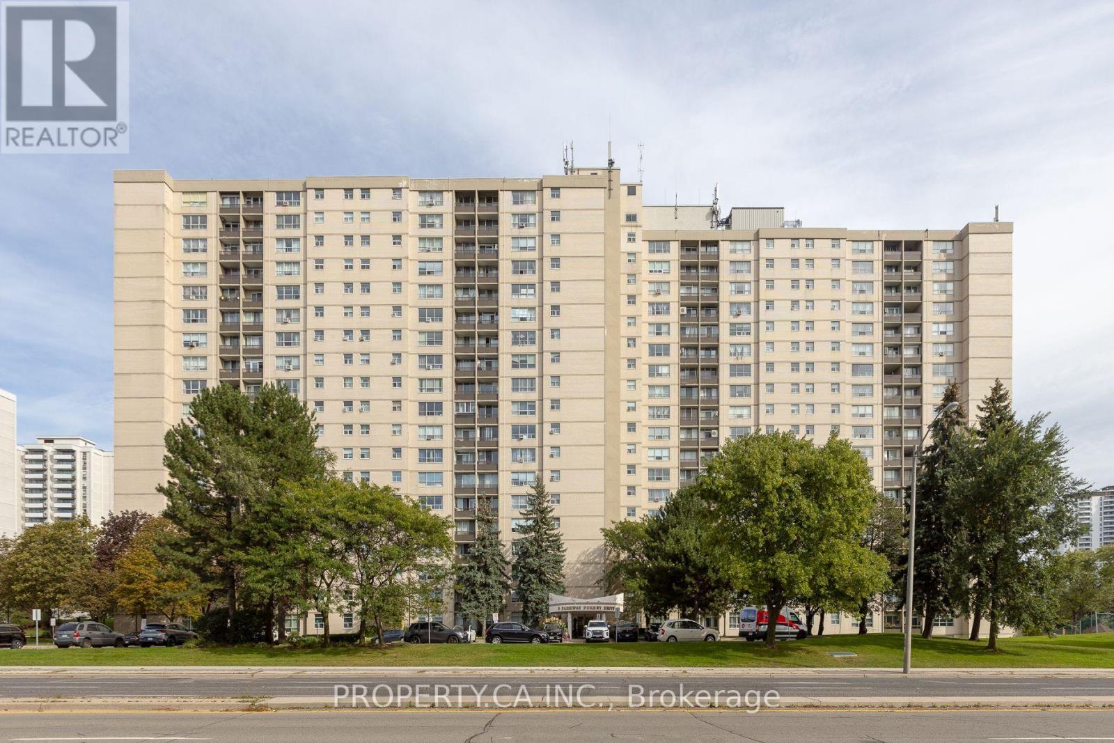 5 Parkway Forest Drive