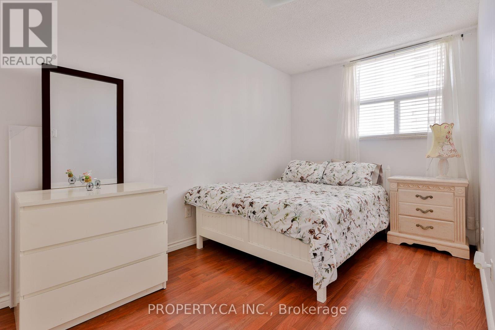#517 5 PARKWAY FOREST DRIVE - 22
