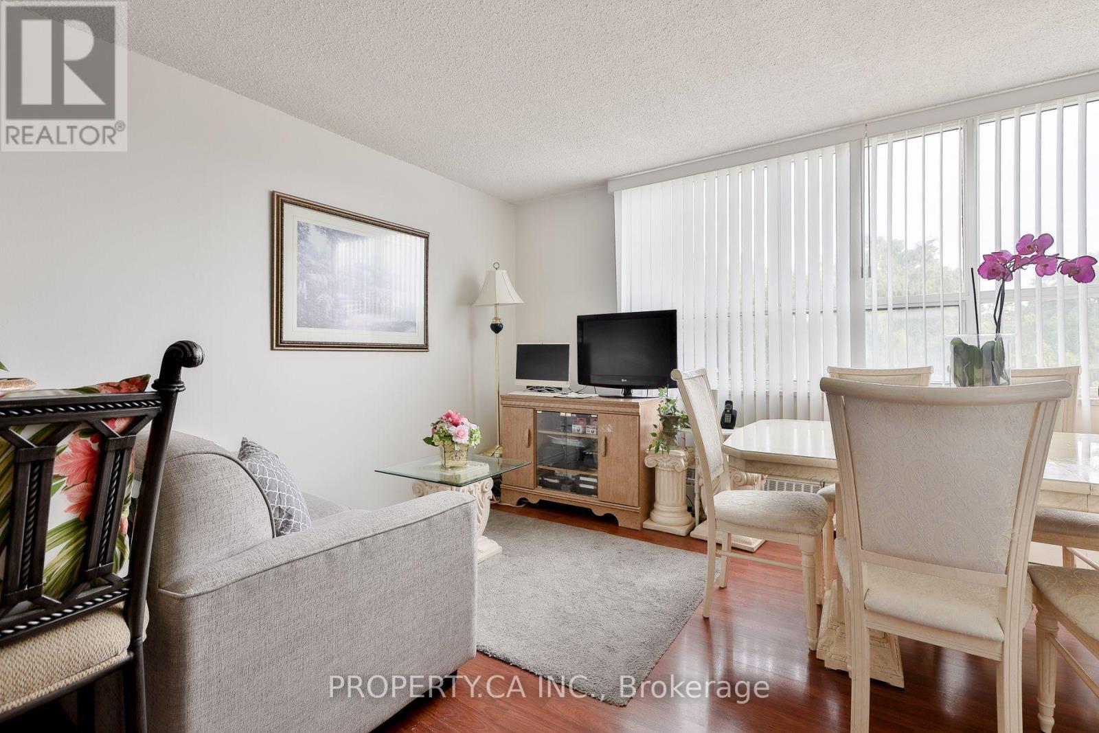 517- 5 Parkway Forest Drive, Toronto, ON photo 4
